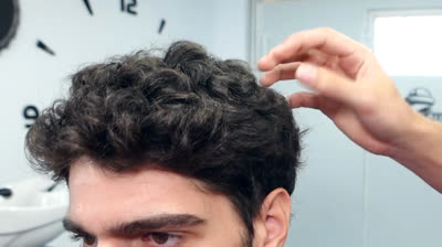 Explora una amplia gama de cortes de pelo que se adaptan a diferentes longitudes y texturas de cabello, para que encuentres el ideal para ti.
