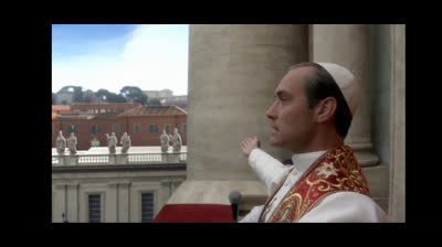 El Joven Papa: Primer discurso en Plaza San Pedro (Doblaje latino)